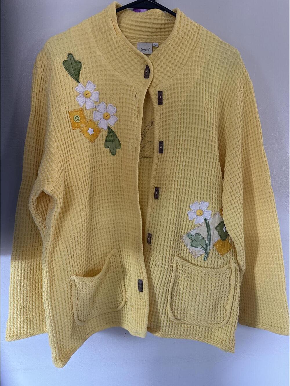 Focus U.S.A. | 1990s VTG Yellow Waffle Knit Button Cardigan with Floral Applique